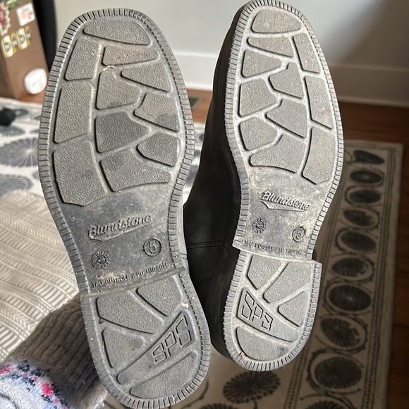 Blundstone Chelsea Boots - Picture 2 of 5